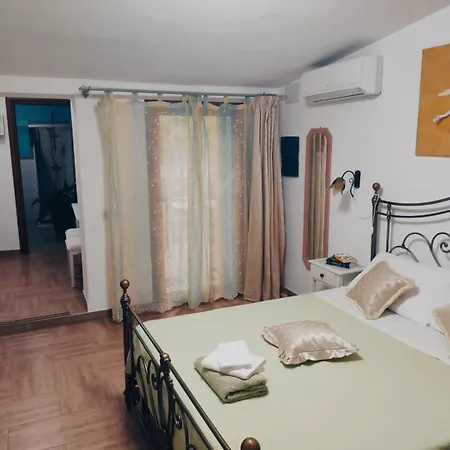 La Casa Del Glicine Marrubiu Apartment Exterior photo