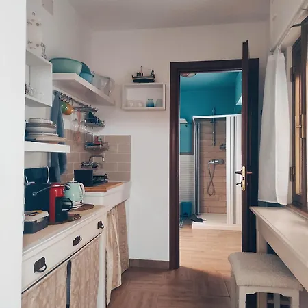 La Casa Del Glicine Marrubiu Apartment Room photo