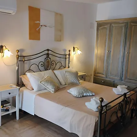La Casa Del Glicine Marrubiu Apartment Exterior photo