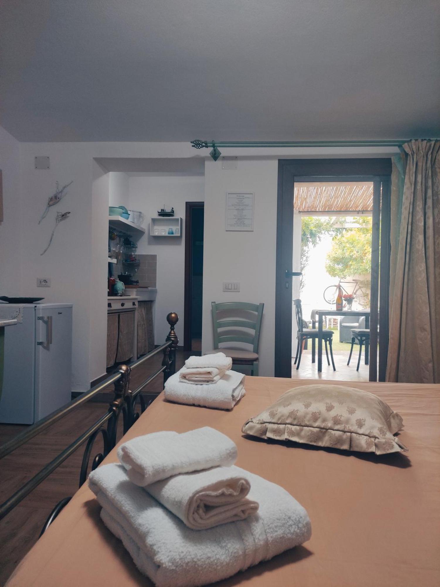 La Casa Del Glicine Alloggio in famiglia Marrùbiu